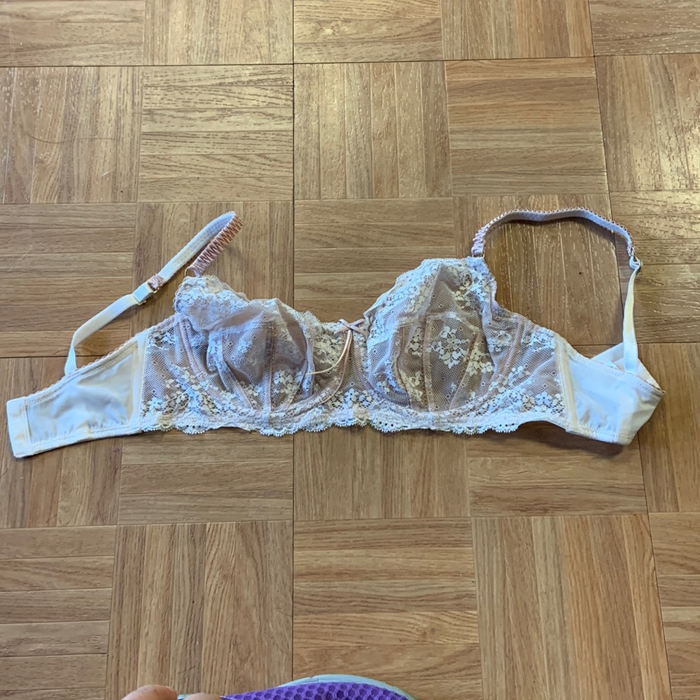 Elle Macpherson lace bra 34D